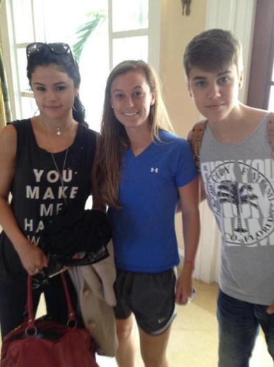564970_345384632183879_119049044817440_839069_260508910_n - Justin Bieber 5