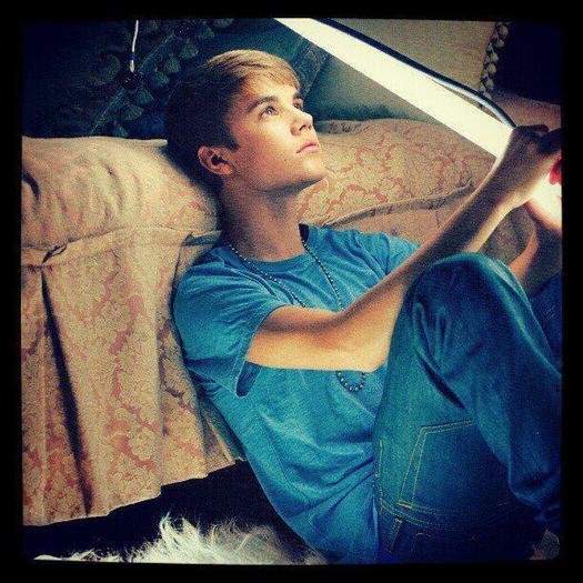 574832_236461633128917_2091971297_n - Justin Bieber 5