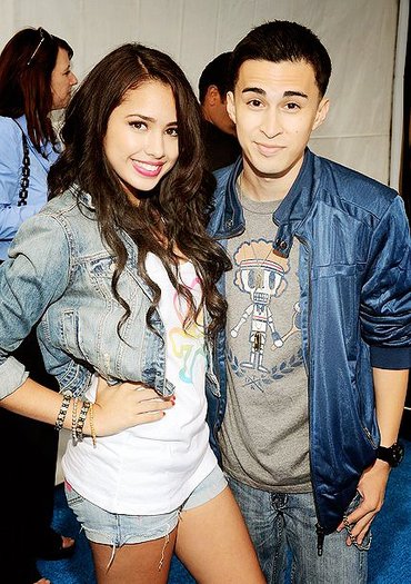 530295_233998350040338_155892724517568_448130_1129434715_n