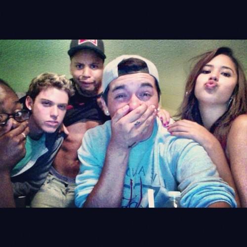 550788_262874353819404_373224205_n - Jasmine V4