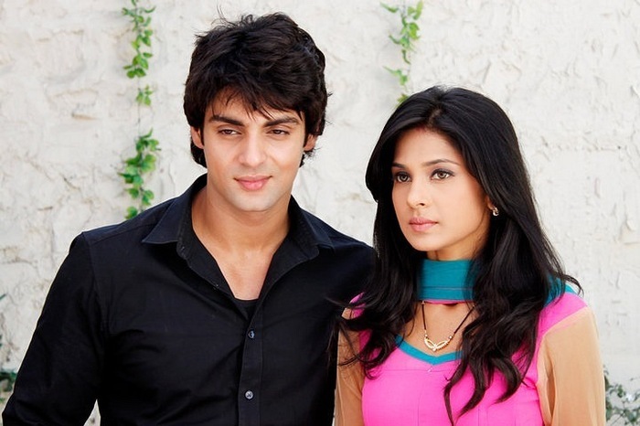 46381873_TECZXHQJJ - karan wahi and jennifer winget