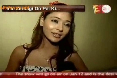 00_01_10 - sara khan11
