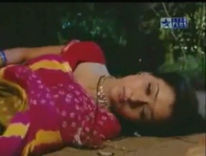 00_00_17 - sara khan11