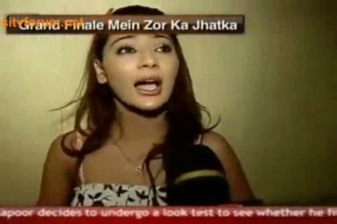 00_01_49 - sara khan11
