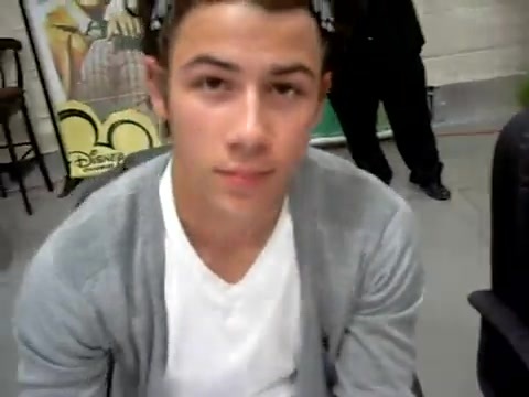 Meeting the Jonas Brothers and Demi Lovato at Walmart 1671