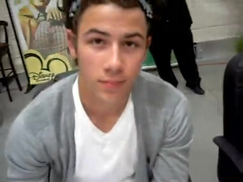 Meeting the Jonas Brothers and Demi Lovato at Walmart 1673 - Demilush - Meeting the Jonas Brothers and Demi Lovato at Walmart Part oo4