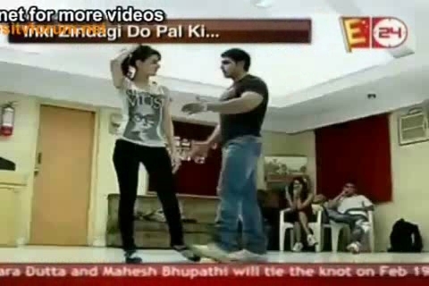 00_02_38 - sara khan11