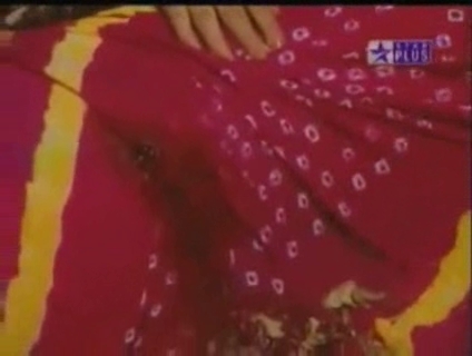 00_01_10 - sara khan11