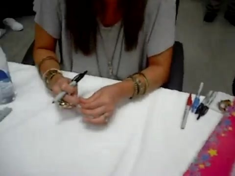 Meeting the Jonas Brothers and Demi Lovato at Walmart 2168 - Demilush - Meeting the Jonas Brothers and Demi Lovato at Walmart Part oo5