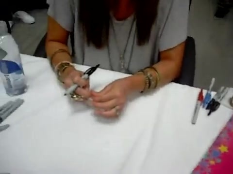 Meeting the Jonas Brothers and Demi Lovato at Walmart 2171 - Demilush - Meeting the Jonas Brothers and Demi Lovato at Walmart Part oo5