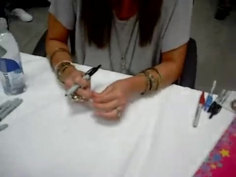 Meeting the Jonas Brothers and Demi Lovato at Walmart 2176 - Demilush - Meeting the Jonas Brothers and Demi Lovato at Walmart Part oo5