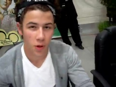 Meeting the Jonas Brothers and Demi Lovato at Walmart 1723