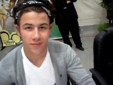 Meeting the Jonas Brothers and Demi Lovato at Walmart 1742