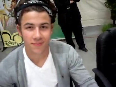 Meeting the Jonas Brothers and Demi Lovato at Walmart 1748