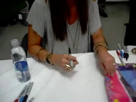 Meeting the Jonas Brothers and Demi Lovato at Walmart 2276 - Demilush - Meeting the Jonas Brothers and Demi Lovato at Walmart Part oo5