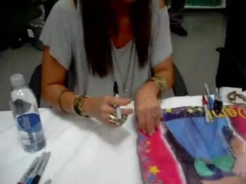 Meeting the Jonas Brothers and Demi Lovato at Walmart 2286 - Demilush - Meeting the Jonas Brothers and Demi Lovato at Walmart Part oo5