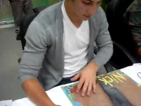 Meeting the Jonas Brothers and Demi Lovato at Walmart 1856 - Demilush - Meeting the Jonas Brothers and Demi Lovato at Walmart Part oo4