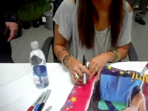 Meeting the Jonas Brothers and Demi Lovato at Walmart 2422 - Demilush - Meeting the Jonas Brothers and Demi Lovato at Walmart Part oo5