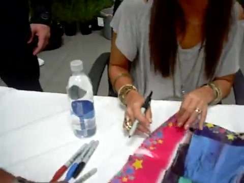 Meeting the Jonas Brothers and Demi Lovato at Walmart 2439 - Demilush - Meeting the Jonas Brothers and Demi Lovato at Walmart Part oo5