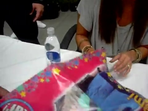 Meeting the Jonas Brothers and Demi Lovato at Walmart 2459 - Demilush - Meeting the Jonas Brothers and Demi Lovato at Walmart Part oo5