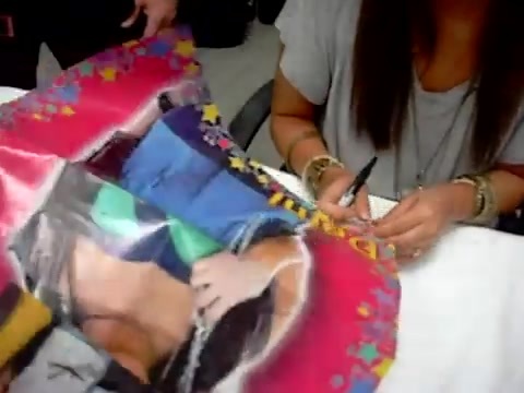 Meeting the Jonas Brothers and Demi Lovato at Walmart 2476 - Demilush - Meeting the Jonas Brothers and Demi Lovato at Walmart Part oo5