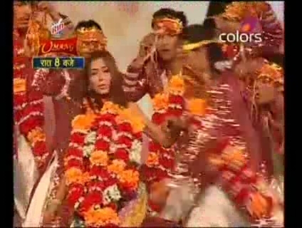 00_01_08 - sara khan12