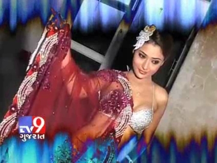 00_00_06 - B-Tv9 Gujarat - Sarah khan modelled for designer Rohit Verma s new collection - YouTube