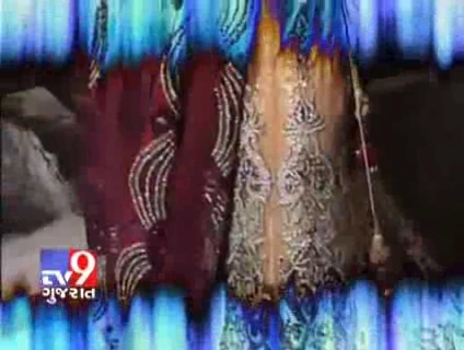 00_03_55 - B-Tv9 Gujarat - Sarah khan modelled for designer Rohit Verma s new collection - YouTube