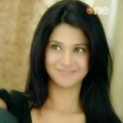 270937_384544481593448_675543153_n - jennifer winget 9