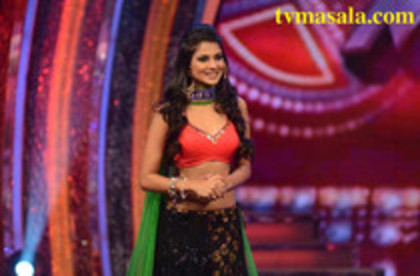 73002125_JAFSBTJ3 - jennifer winget 9