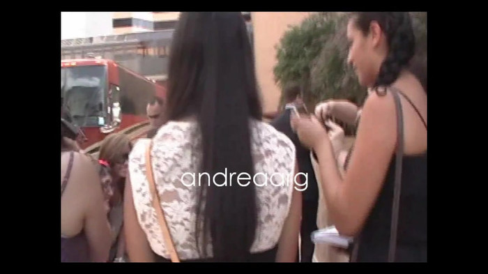 Demi Lovato Meeting Fans @Houston 11_09_10 0659