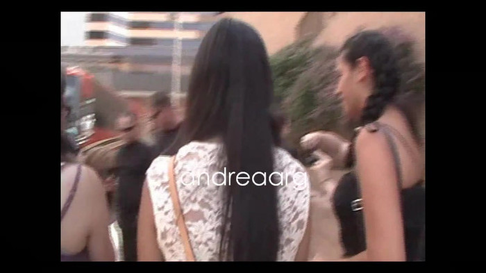Demi Lovato Meeting Fans @Houston 11_09_10 0715