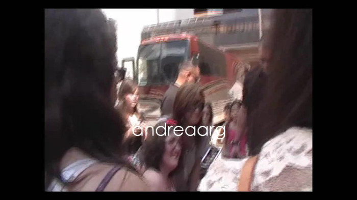 Demi Lovato Meeting Fans @Houston 11_09_10 1527