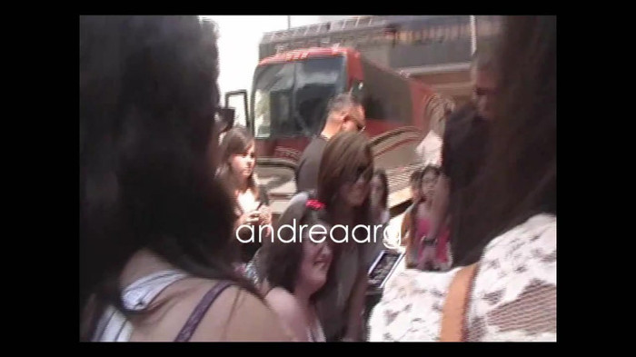Demi Lovato Meeting Fans @Houston 11_09_10 1535 - Demilush - Meeting Fans Houston 11 09 10 oo5