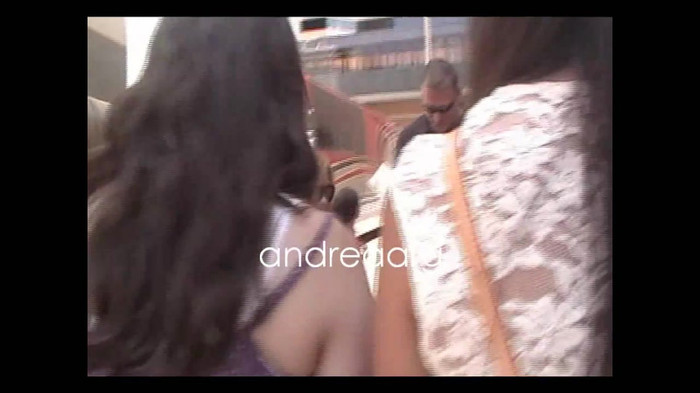 Demi Lovato Meeting Fans @Houston 11_09_10 1198