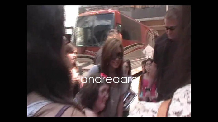 Demi Lovato Meeting Fans @Houston 11_09_10 1571