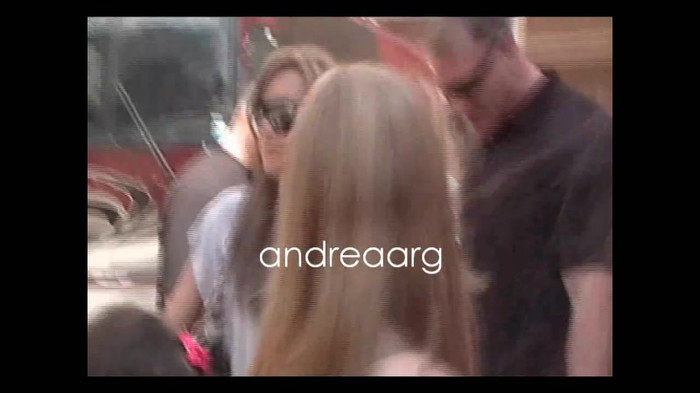 Demi Lovato Meeting Fans @Houston 11_09_10 1749