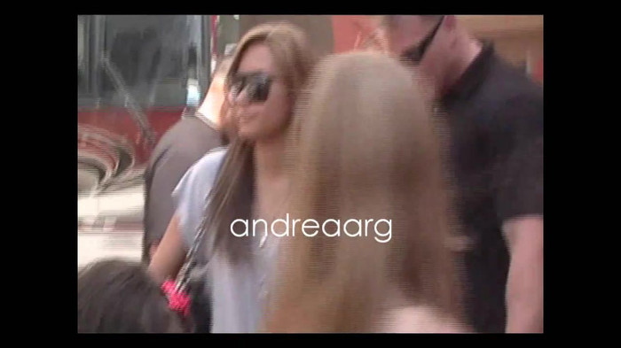 Demi Lovato Meeting Fans @Houston 11_09_10 1756