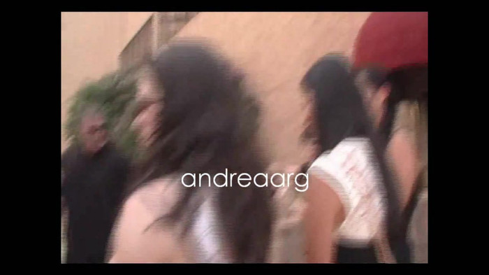 Demi Lovato Meeting Fans @Houston 11_09_10 0950