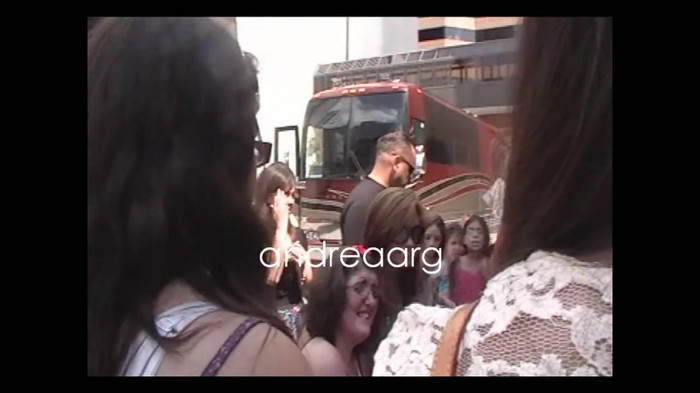 Demi Lovato Meeting Fans @Houston 11_09_10 1447