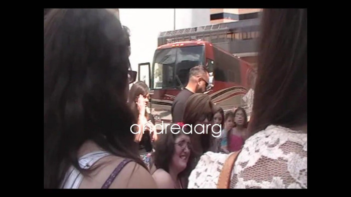 Demi Lovato Meeting Fans @Houston 11_09_10 1452