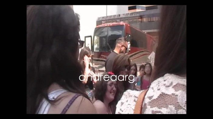 Demi Lovato Meeting Fans @Houston 11_09_10 1466