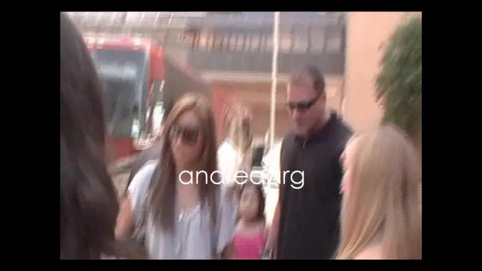 Demi Lovato Meeting Fans @Houston 11_09_10 1881