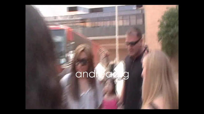 Demi Lovato Meeting Fans @Houston 11_09_10 1906