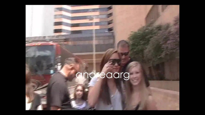 Demi Lovato Meeting Fans @Houston 11_09_10 2445