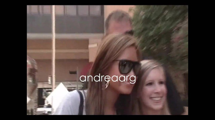 Demi Lovato Meeting Fans @Houston 11_09_10 2776