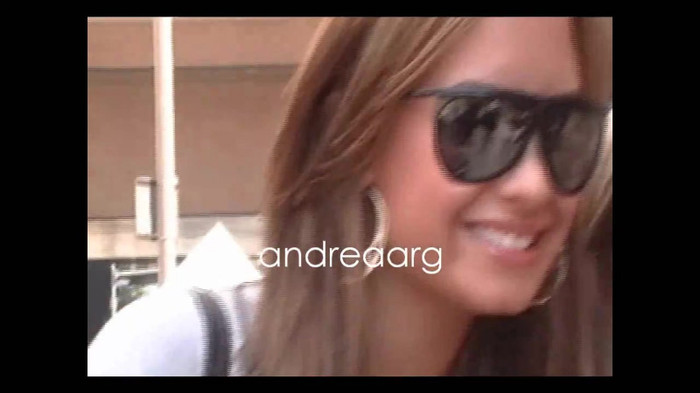 Demi Lovato Meeting Fans @Houston 11_09_10 2992