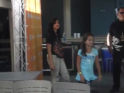 Demi Lovato meeting fans at her private meet n greet in Detroit in August of 2009 1493 - Demilush - Meeting fans at her private meet n greet in Detroit in August of 2009 Part oo3