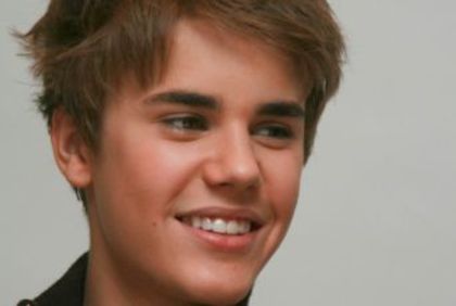 deci..[apropiindu-se] iesi cu mn la un suc? :>:>