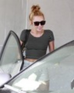 Grabs-An-Iced-Coffee-After-Hitting-The-Gym-In-West-Hollywood-20-June-2012-miley-cyrus-31232847-96-12